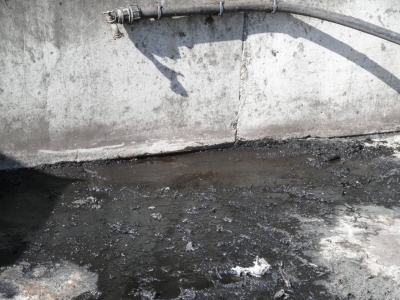Rockbond Underwater Accelerated Mortar is washout resistant, develops a quick early high strength and is resistant to organic acids.The Mortar is a waterstop: It stops leaks instantly and permanently.